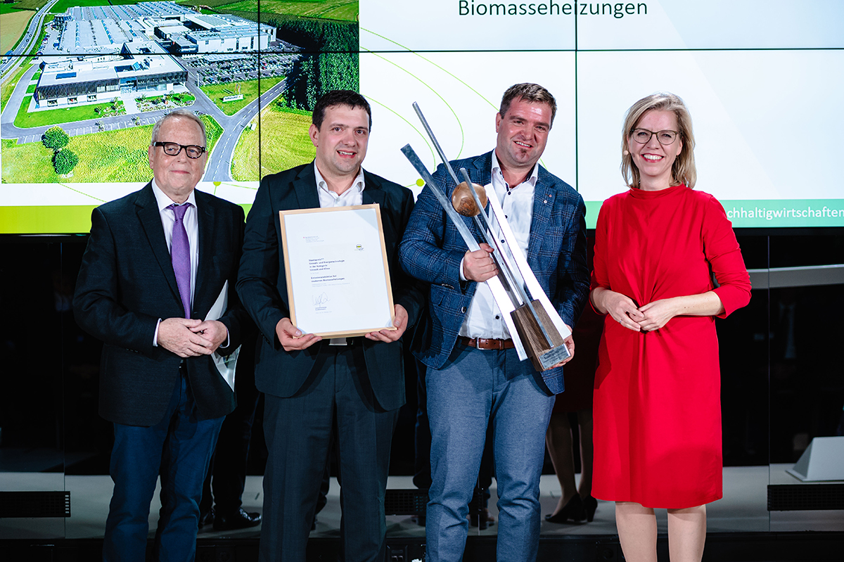 Gewinner der Kategorie "Klima und Umwelt" mit Bundesministerin Leonore Gewessler
