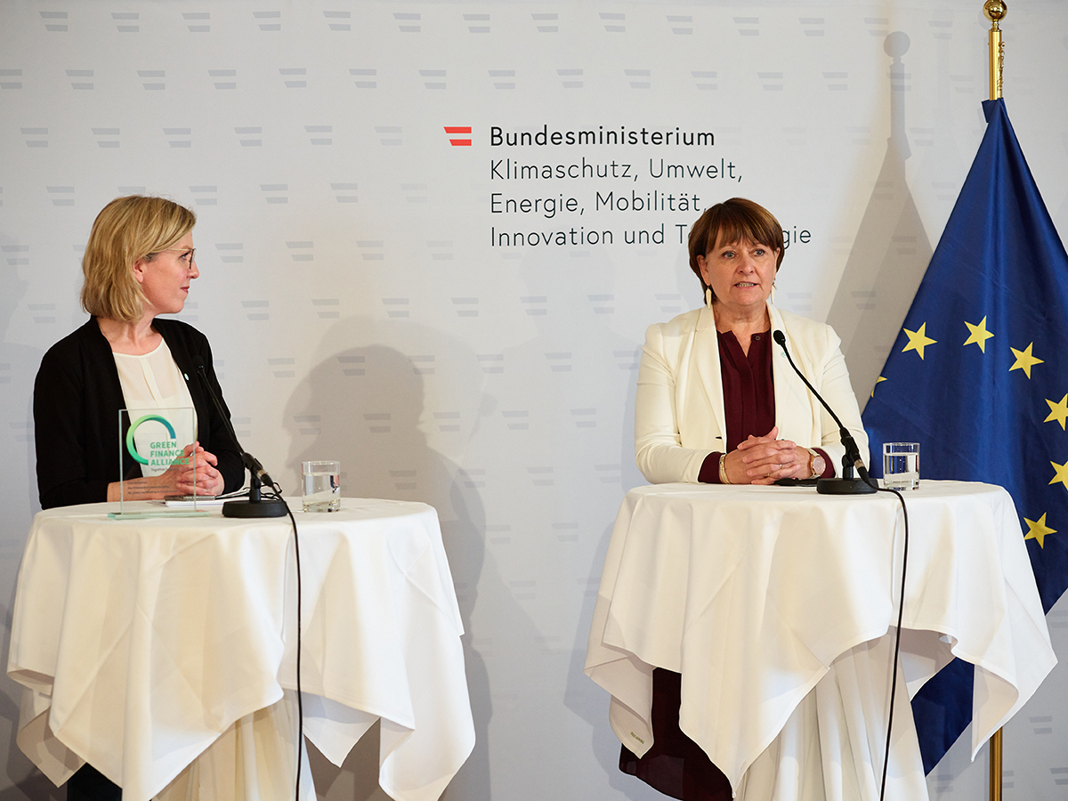Leonore Gewessler (Klimaschutzministerin) und Herta Stockbauer (BKS Bank)
