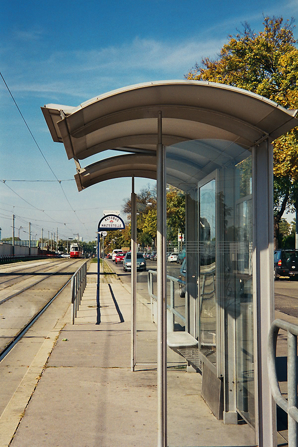 Wartehäuschen einer Wiener Straßenbahn