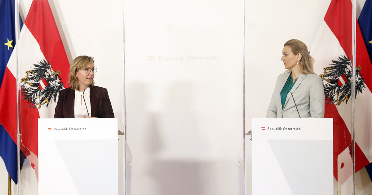 Bundesministerinnen Leonore Gewessler und Christine Aschbacher